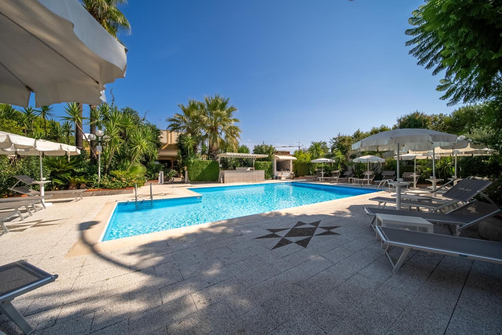 Hotel Villa Bisceglie Exterior photo